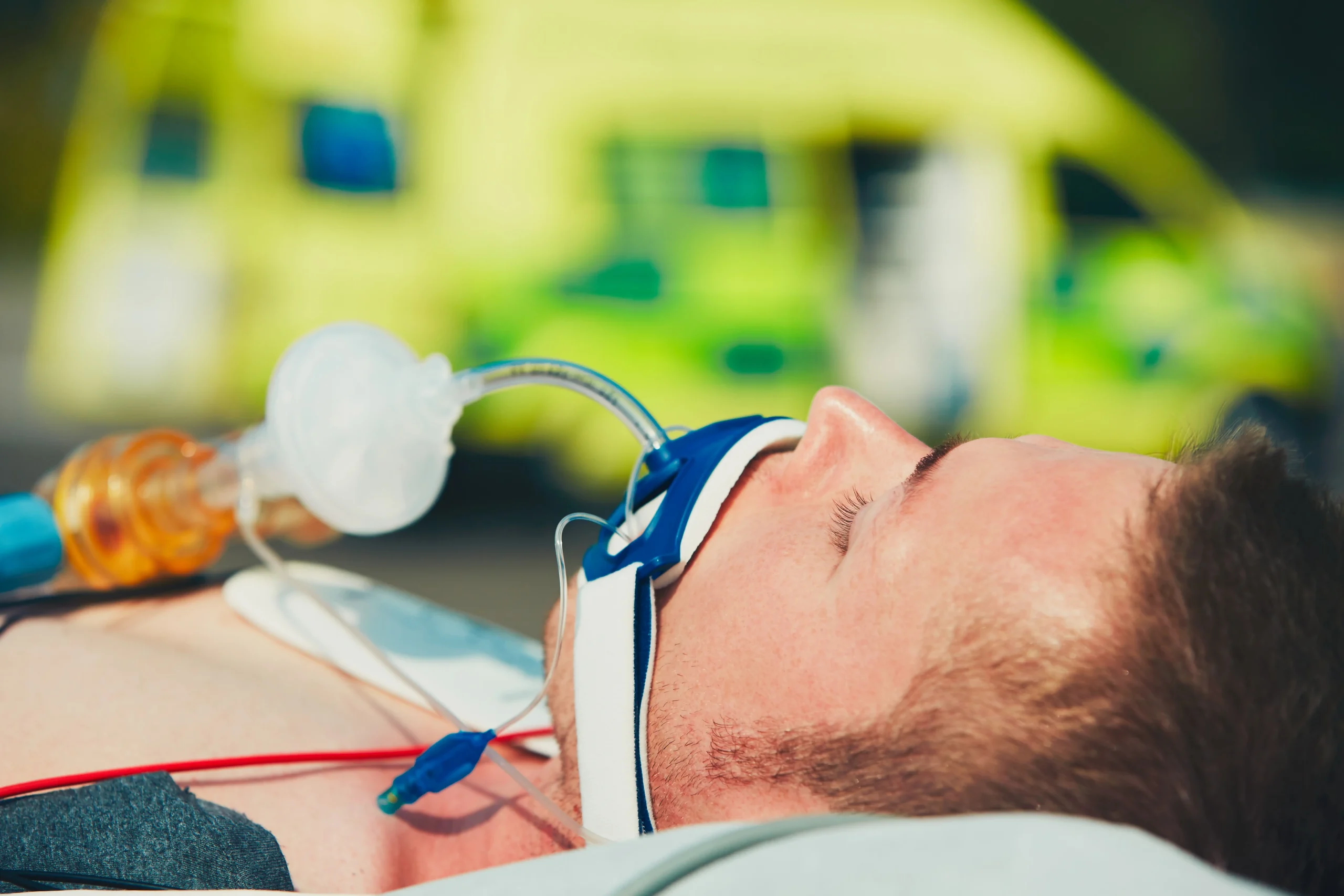 Intubated, ventilated ALS patient during fixed-wing air ambulance transport